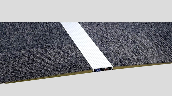 Connectrac-3.7-in-carpet-wireway,-anodised-aluminium